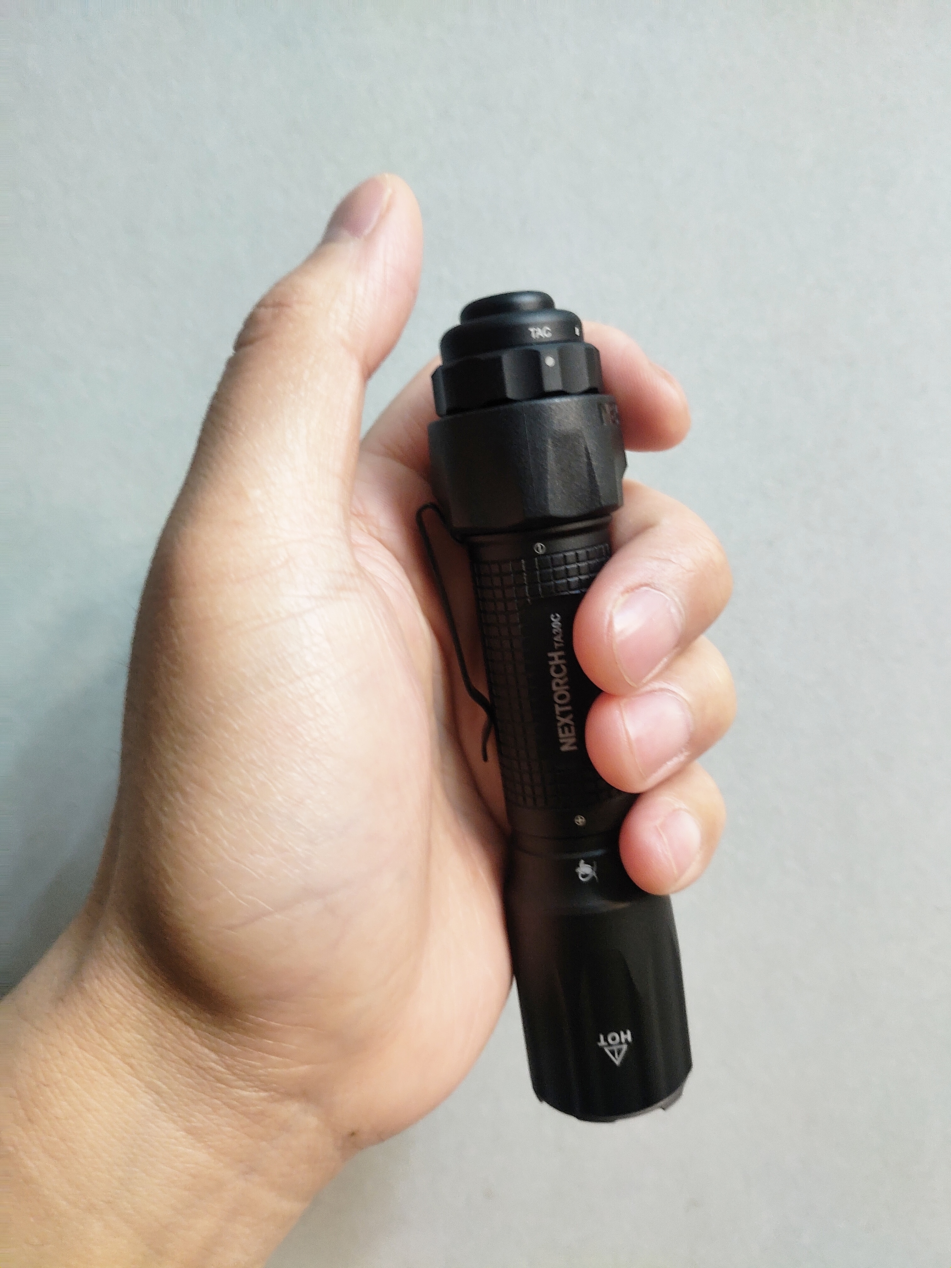 纳丽德（NEXTORCH） TA30C MAX手电筒强光战术手电高亮3000流明Type-C充电一键爆闪 TA30C黑色标配含电池 实拍图