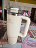 STANLEY巨无霸吸管杯水杯保温杯大容量办公车载不锈钢杯子887ML-米白色 实拍图