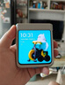摩托罗拉moto razr 50 第五代折叠屏 3.6英寸大外屏 IPX8抗水 60万次折叠认证 5GAI手机 月绒黑8+256GB 实拍图