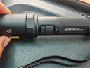 纳丽德（NEXTORCH） P80强光手电筒户外骑行应急防身充电手电筒勤务战术手电一键爆闪 P80黑色标配+红色指挥棒 实拍图