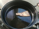 铸彩平底锅煎锅 铸铁加厚加深生铁饼铛无涂层家用水煎包烙饼铛煎锅 木柄双耳煎锅36cm（玻璃盖） 36cm 实拍图