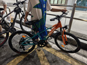 凤凰山地自行车男女变速山地车碟刹青少年儿童自行车学生单车 星际 橙蓝【铝架】7速+后座车灯+辐条 22寸【适合130-170cm】 实拍图