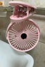 索盈小风扇桌面小型宿舍制冷空调风宝静音电风扇usb可充电涡轮夹子扇壁挂床上用台式 粉【金榜推荐】冲插两用丨五档冷风 超长续航床头迷你卧室办公室便携厨房挂壁降温神器 实拍图
