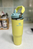 STANLEY拎拎杯吸管杯水杯保温杯大容量办公车载不锈钢杯子887ML-柚黄 实拍图