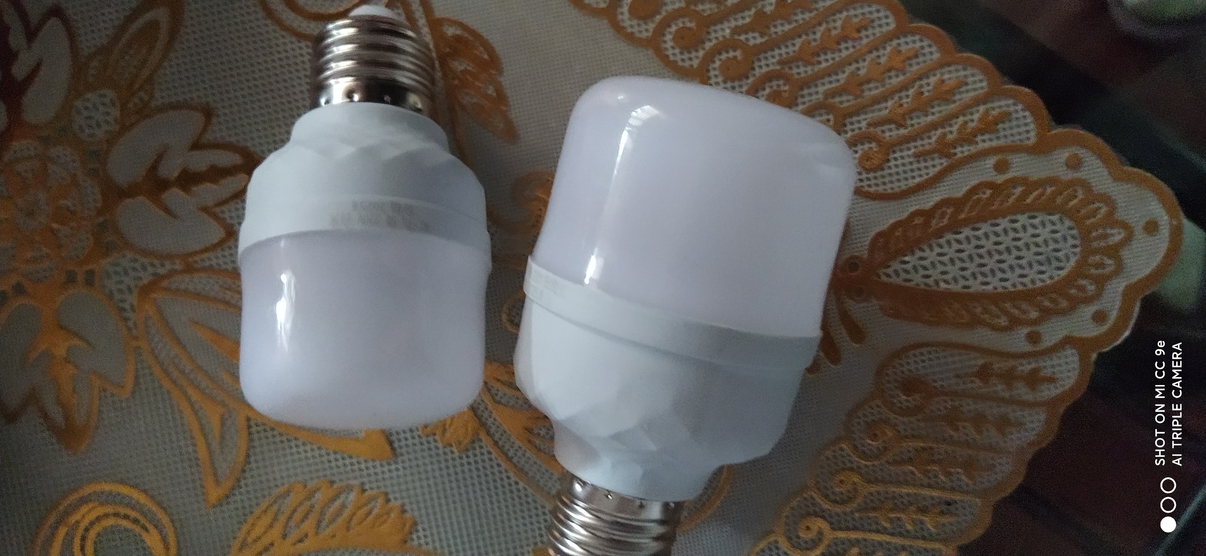 超亮led灯泡e27螺口家用白光5W10W20W30W40W60W80瓦大功率节能灯 超亮护眼【5W】高配恒流款 【4个装】E27螺口-白光 实拍图