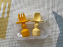 爱咔威（igroway）儿童餐具全硅胶舔舔勺宝宝学食勺短柄叉勺餐具 带收纳盒 喵头鹰黄 实拍图