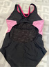 李宁（LI-NING）儿童泳衣女童连体三角泳装速干透气专业训练游泳衣516 黑粉 160  实拍图