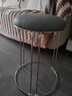 非洲鹰（feizhouying） 非洲鹰凳子彩色时尚圆凳子实木钢筋凳加厚海绵餐凳家用 六柱实心皮革灰 实拍图