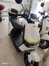 五羊【官方正品】2025款电动摩托车NFC解锁大功率电动车俩轮代步电摩男女时尚电动踏板车 源彩白/速度70M/前后双碟/靠背板 72V35A/全新石墨烯电池/木架发货 实拍图
