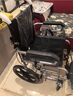 长寿泉 轮椅折叠老人轻便旅行手推车带坐便器可全躺老年人家用医用代步 轻便折叠小轮款【固定扶手】CSQ-L16 实心轮 实拍图