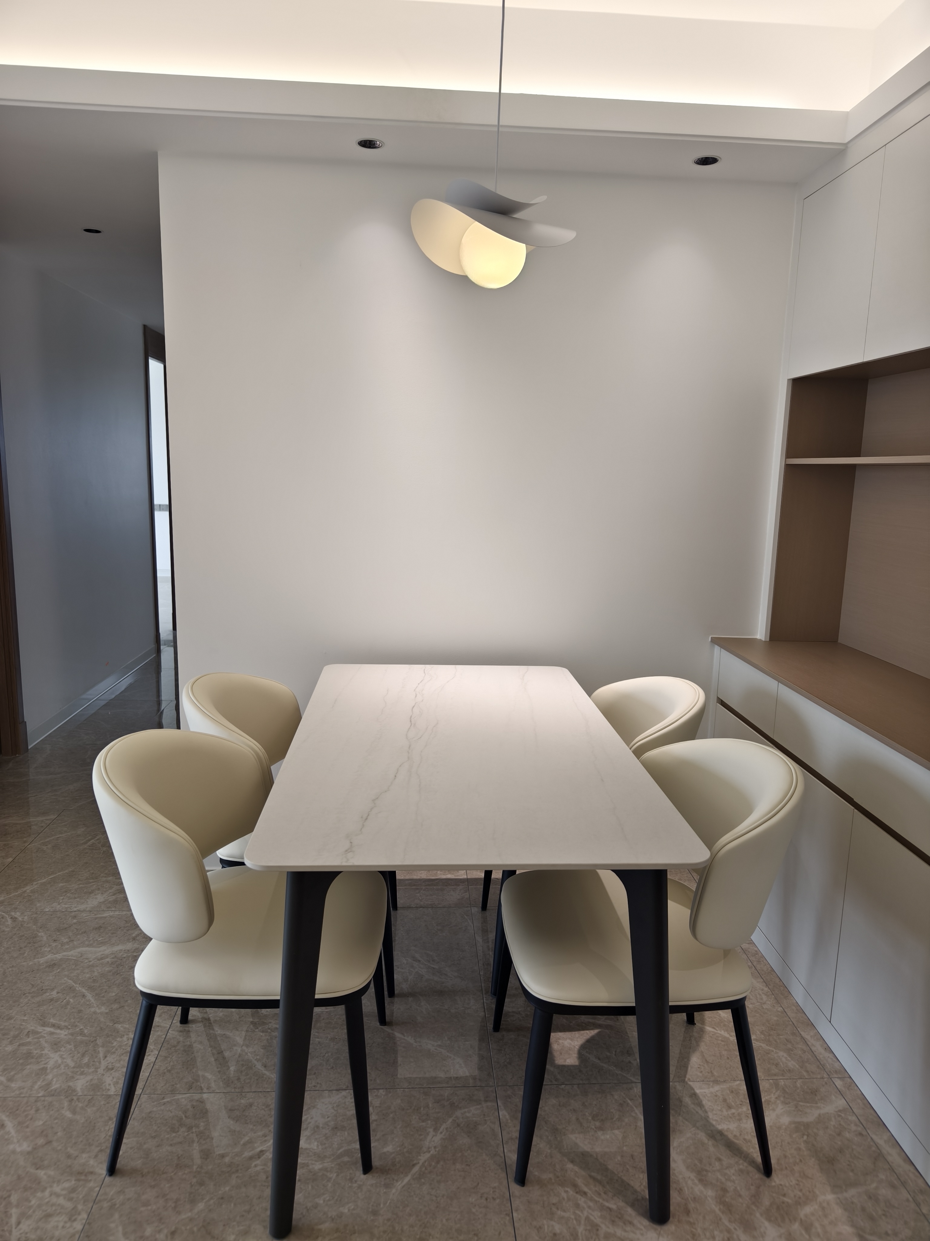 德利丰岩板餐桌家用现代桌子定制2米大板桌别墅意式极简淡灰饭桌椅组合 1.4*0.8米长桌（碳素钢腿） 实拍图