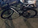 金武端自行车成人山地车公路赛车单车骑行变速超轻越野中学生初中青少年 顶配升级版-辐条轮-黑白色 27.5寸21速 实拍图