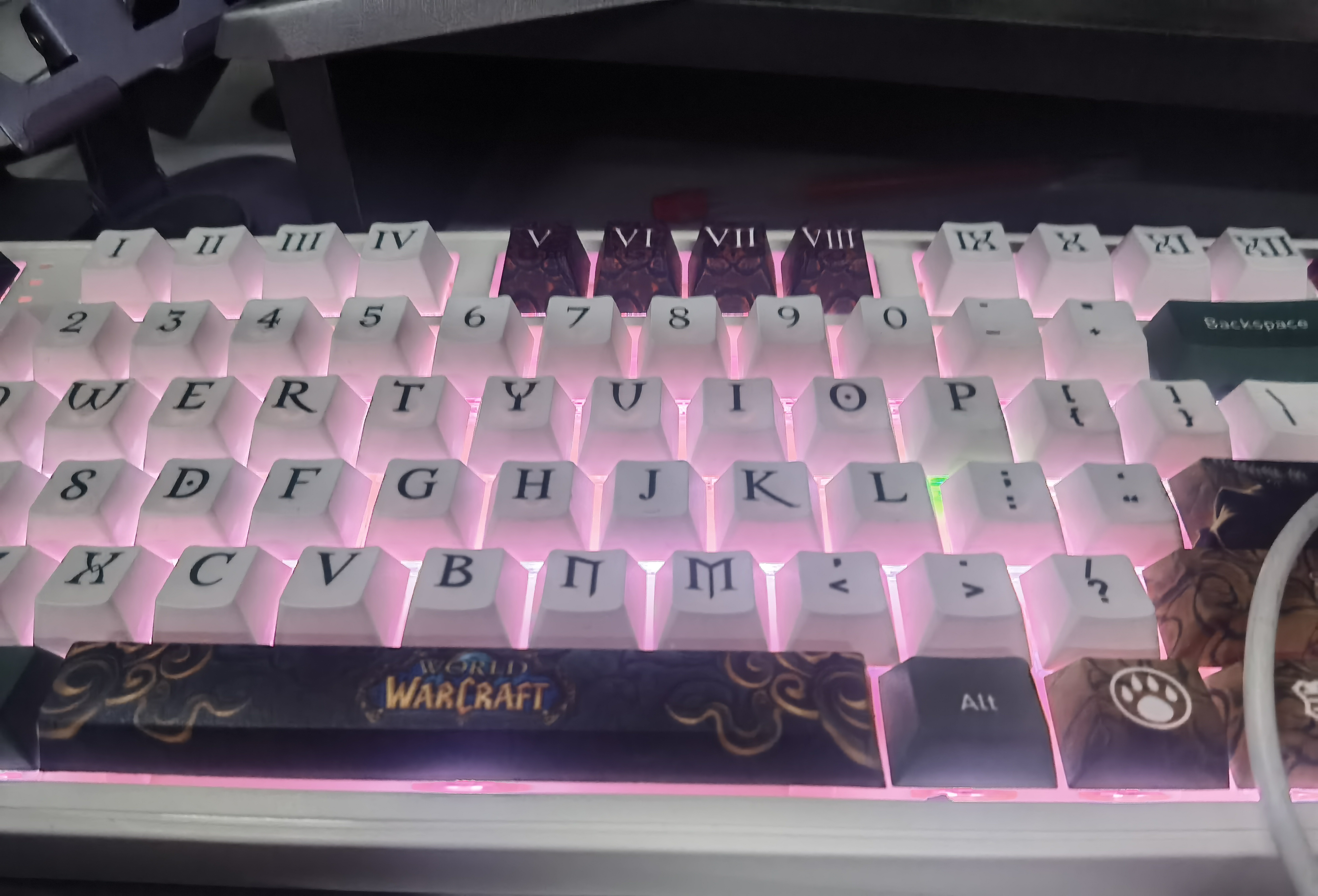 HELLO GANSSGANSS 3104TPro/3087T/3108TPro 客制化机械键盘高斯三模无线蓝牙2.4G有线热插拔办公游戏 3108TPRO 【侧透白蓝键帽】 KTT静音红轴 实拍图