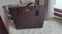 蔻驰（COACH）【品牌直供】女士大号大容量单肩手提托特包胡桃木拼黑色CBT20 实拍图