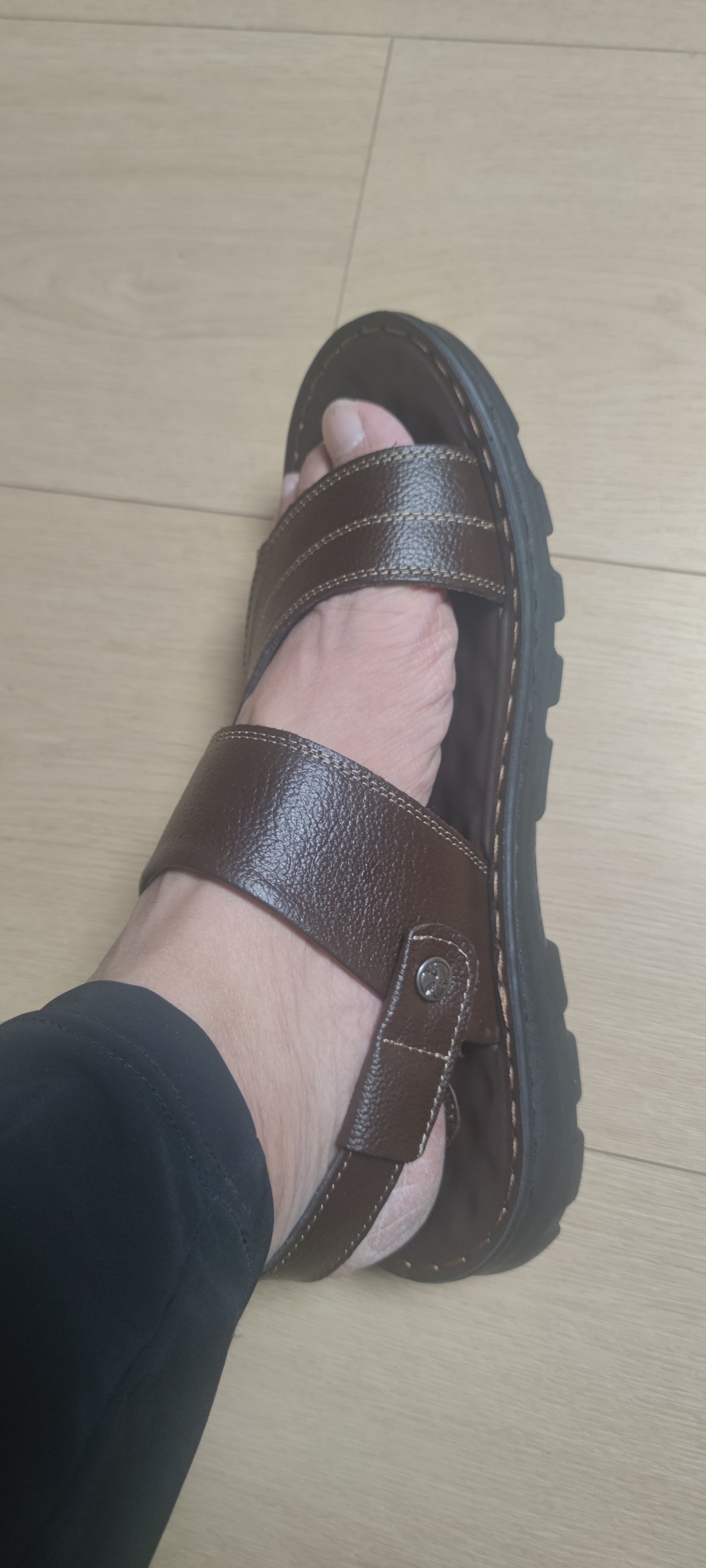 宜驰（EGCHI）凉鞋男士头层牛皮休闲厚底凉拖两用沙滩鞋子男 CF10135 棕色 42 实拍图