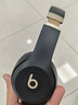 beats Solo 4 无线头戴式蓝牙耳机【礼物】空间音频 无损音频 兼容苹果安卓系统 - 黑金色 实拍图
