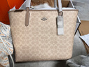 蔻驰（COACH）【品牌直供】女士经典标志CITY大号托特包单肩包CV976SVPWH 实拍图
