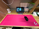罗技（G） 游戏锁边鼠标垫 细面加大加厚鼠标垫 家用办公超大桌垫 办公游戏鼠标垫 罗技桌垫玫红色（800*300*3mm） 实拍图