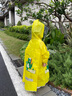 牧萌儿童雨衣带书包位男童女童女孩加长全身学生雨披 黄色恐龙 XL 实拍图