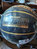 斯伯丁（SPALDING）篮球7号室内外比赛特别定制黑金七号防滑耐磨PU材质篮球 实拍图
