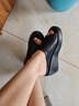 红蜓蜻真皮坡跟拖鞋女2025新款厚底一字拖夏季外穿轻便妈妈凉拖鞋 黑色 39 实拍图