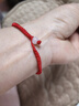 倾欣72号玉线手工diy自编本命年红绳手链吊坠绳端午五彩绳项链挂绳 6颗6mm沙金配珠 实拍图
