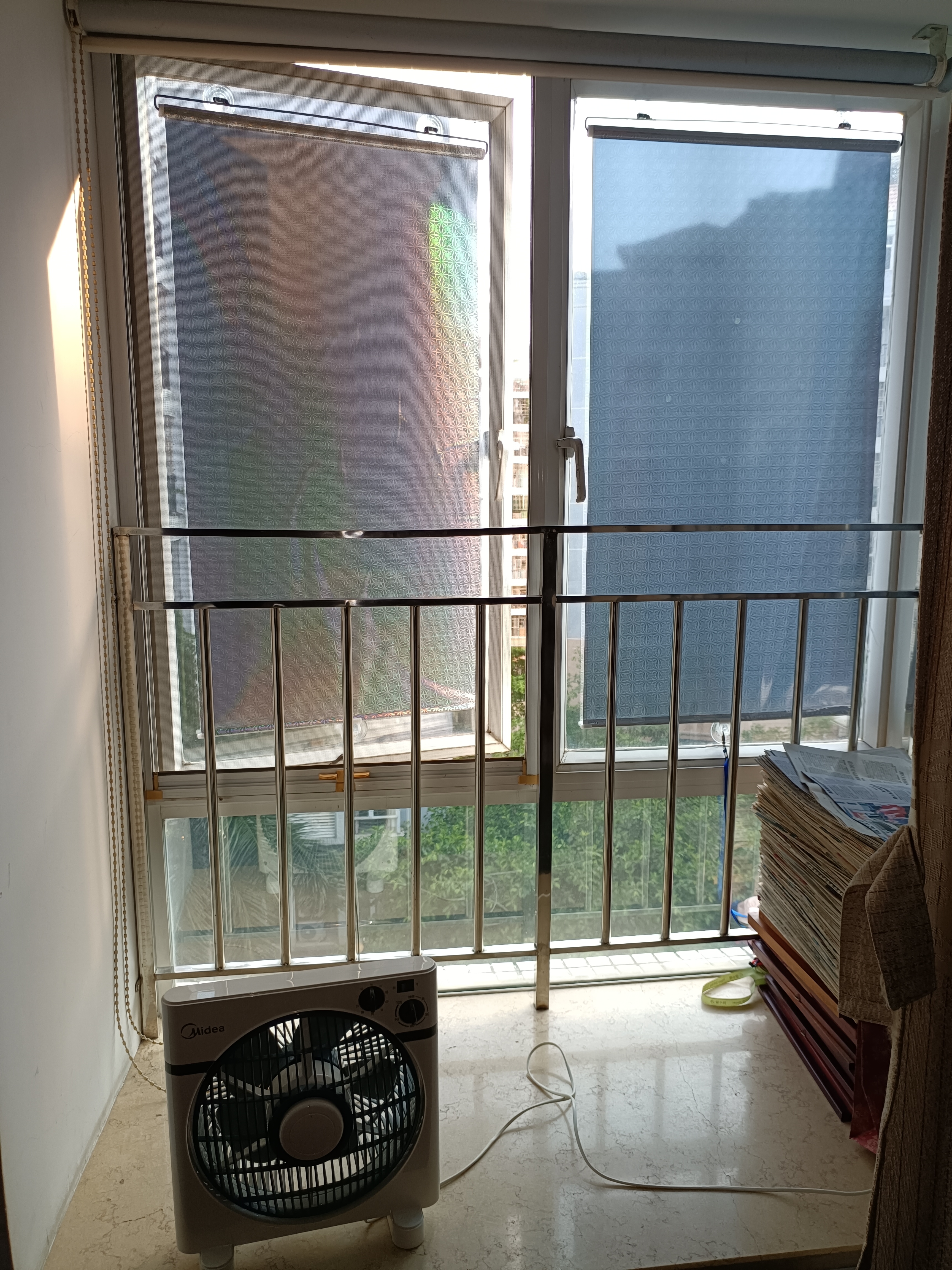 美纳美遮阳帘窗户遮光卷帘伸缩窗帘阳台免打孔家用吸盘式隔热帘支持定制 【银色镭射】宽40cm*125cm长 实拍图