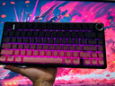 狼蛛（AULA）F75客制化机械键盘 无线三模蓝牙/2.4g/有线 gasket结构全键热插拔 75配列电竞游戏专用办公通用 绯霞粉 收割者轴 实拍图