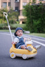 可优萌儿童电动摇摇车1-3岁玩具车可坐人宝宝生日礼物小孩一周岁礼高档 黄色【摇摆+遥控+蓝牙+推杆】 女孩男孩满月百天摇摆车扭扭车 实拍图