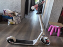 迪卡侬（DECATHLON）儿童滑板车可调节可折叠代步车避震手把刹舒适两轮车 儿童M900白/灰款适合1.25-1.65m 实拍图