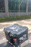 星骑侠裂行pcx160摩托车尾箱uy125uu铝合金尾箱巧格i电动车小牛n1后备箱 45L黑版花+内衬+靠背+碳钢底座 实拍图