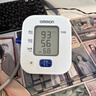 欧姆龙（OMRON）电子血压计 柔光语音播报大屏显示老人家用血压仪语音款U725A 实拍图