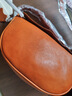 裘真头层植鞣牛皮休闲月牙包复古简约百搭单肩斜挎包女小包 焦糖色 实拍图