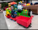 【95成新】托马斯&朋友 （THOMAS&FRIENDS）(随机发货1辆)男孩火车头玩具生日礼物-美好时刻电动火车HFX97   实拍图