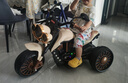 贝趣儿童电动车摩托车1-3-6岁宝宝三轮车小孩玩具车可坐人遥控电瓶车 超大棕金色【遥控双驱+蓝牙+音乐 1-7岁生日周岁六一儿童节礼物 实拍图