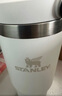 STANLEY拎拎杯吸管杯水杯保温杯大容量办公车载不锈钢杯子887ML-霜白 实拍图