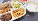 云蕾一次性饭盒可降解玉米淀粉微波餐盒带盖打包快餐便当盒4格*10套 实拍图