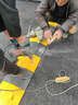 【现货速发】公路减速带道路缓冲带橡胶家用门口马路减震带路面铸钢路障减速垄 【橡塑】50*35*5CM方框（大货车专用） 实拍图