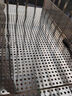巨格304不锈钢冲孔板阳台防盗窗垫板窗台花架防护栏网垫防坠落防盗网 一体折弯60*100厘米高20厘米 实拍图