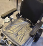 Ainsnbot美国电动轮椅车602智能老人专用全自动轻便可折叠旅行电动手推车 银-舒适后躺+遥控一键折叠32A 实拍图