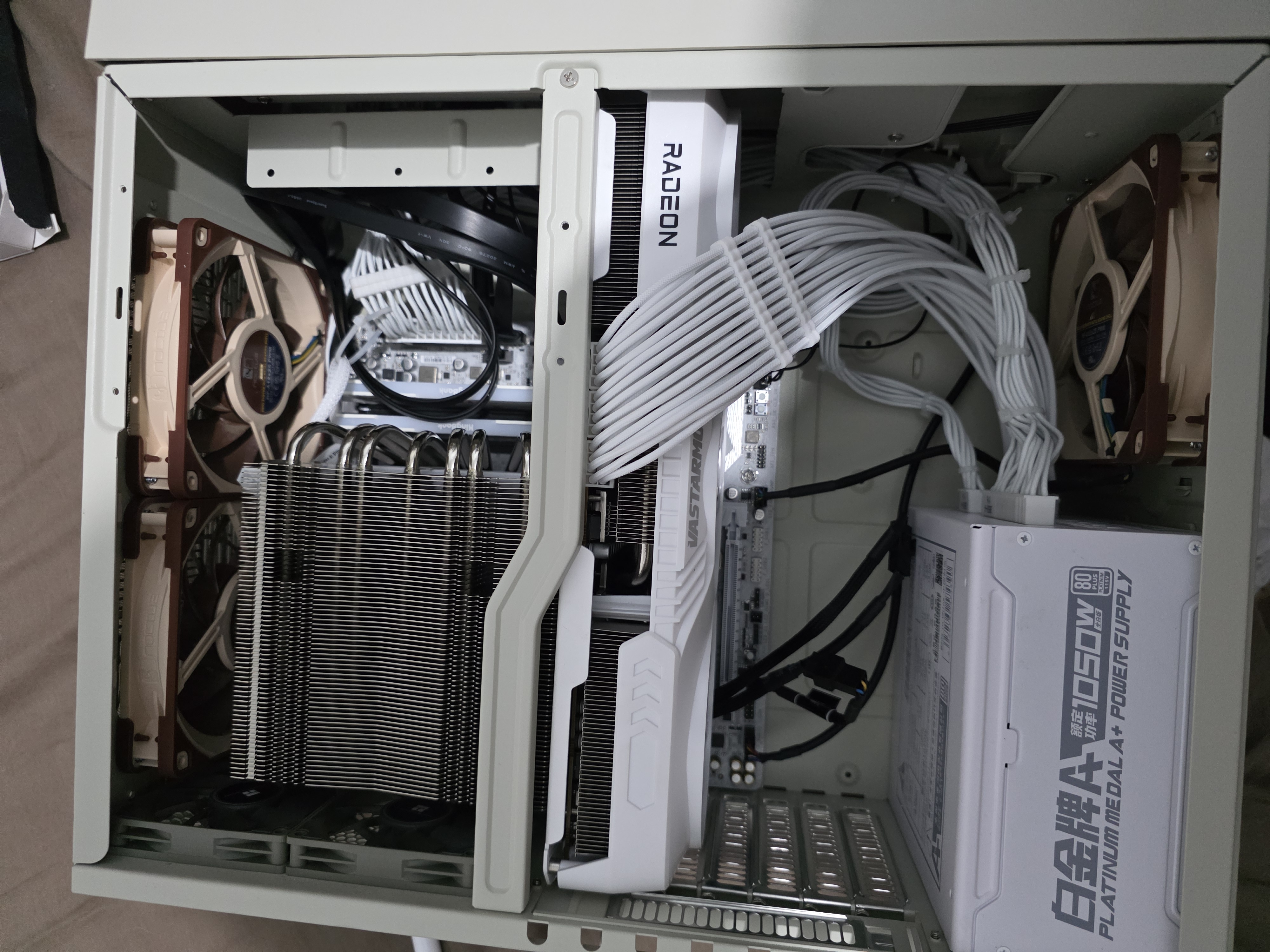 银昕（SilverStone）FLP01W 复古ATX卧式机箱 机+电套装 (怀旧白色/廉政机箱/HTPC/Type-C/0.8mm厚度/正压差) FLP01复古ATX卧式机箱 实拍图