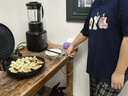 美的（Midea）电饼铛家用 电饼档 双面加热煎饼烙饼锅 煎烤机早餐机三明治 30CM大尺寸加大加深电煎烤肉锅JHN30F 实拍图