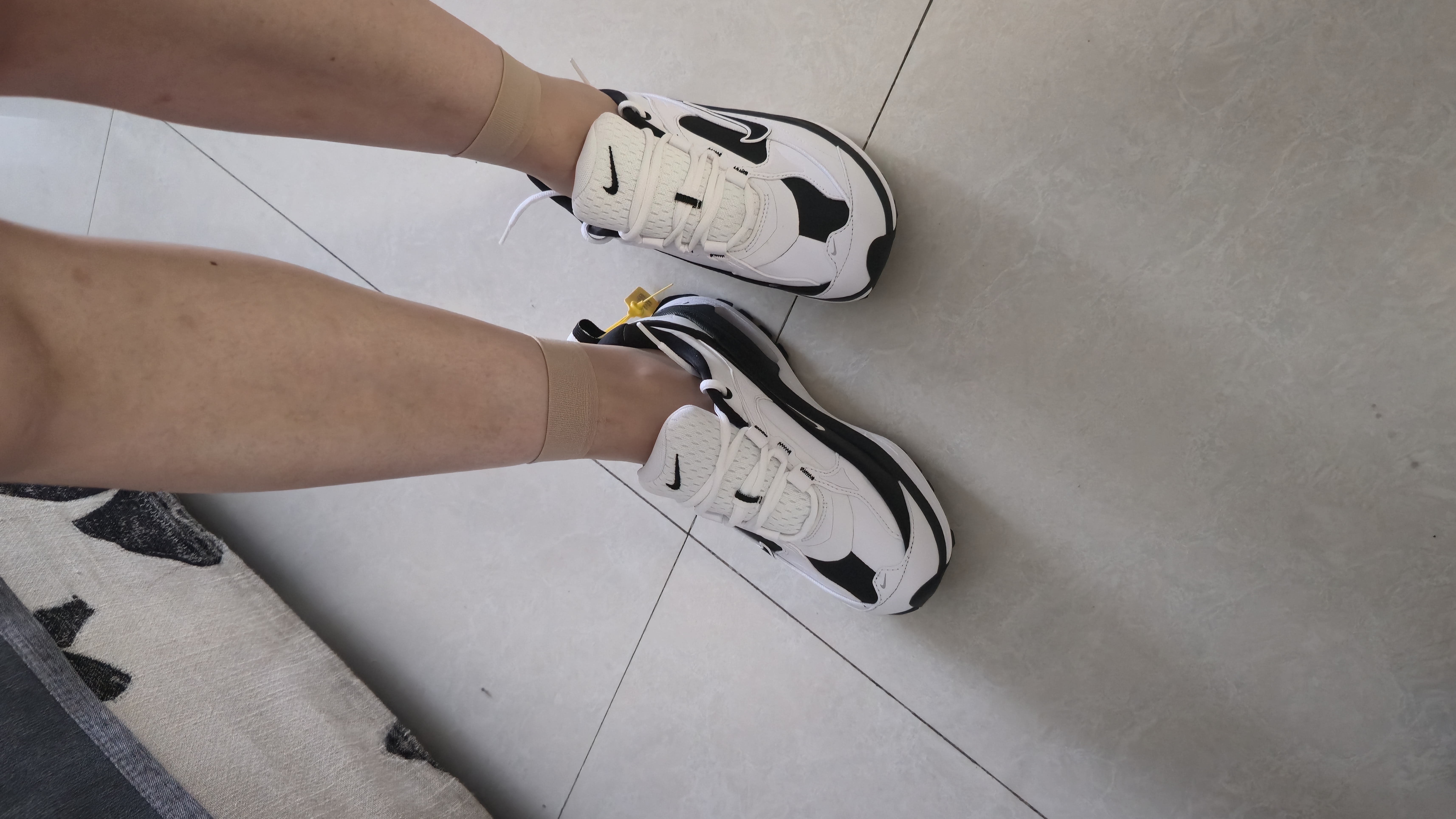 耐克NIKE休闲鞋女缓震AIR MAX BLISS运动鞋FJ7737-101白黑38 实拍图