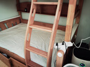 全友（QUANU）家居多功能儿童房实木储物床卧室上下双层高低子母小孩床政府补贴 【挂梯】上下床+书架+底抽+床垫*2 1.2x1.9米【0贴皮全实木】 实拍图