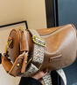 酷奇袋鼠今年流行波士顿包包四季复古2025七夕宽带斜挎包女百搭小包枕头包 棕色 实拍图