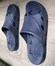 BAIHOU白猴浴室洗澡侧漏水防滑按摩情侣居家用凉拖鞋男士 深蓝45-46 实拍图