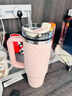 STANLEY巨无霸吸管杯水杯保温杯大容量办公不锈钢杯子887ML-蜜桃向日葵 实拍图