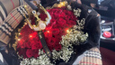 来一客情人节鲜花99朵红玫瑰花束生日礼物表白求婚全国同城配送 99朵红玫瑰女神款 实拍图