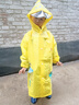 牧萌 儿童雨衣男女童带书包位宝宝幼儿园小学生雨鞋套装防水卡通雨披 活力黄恐龙 XL码（建议身高115-125cm） 实拍图