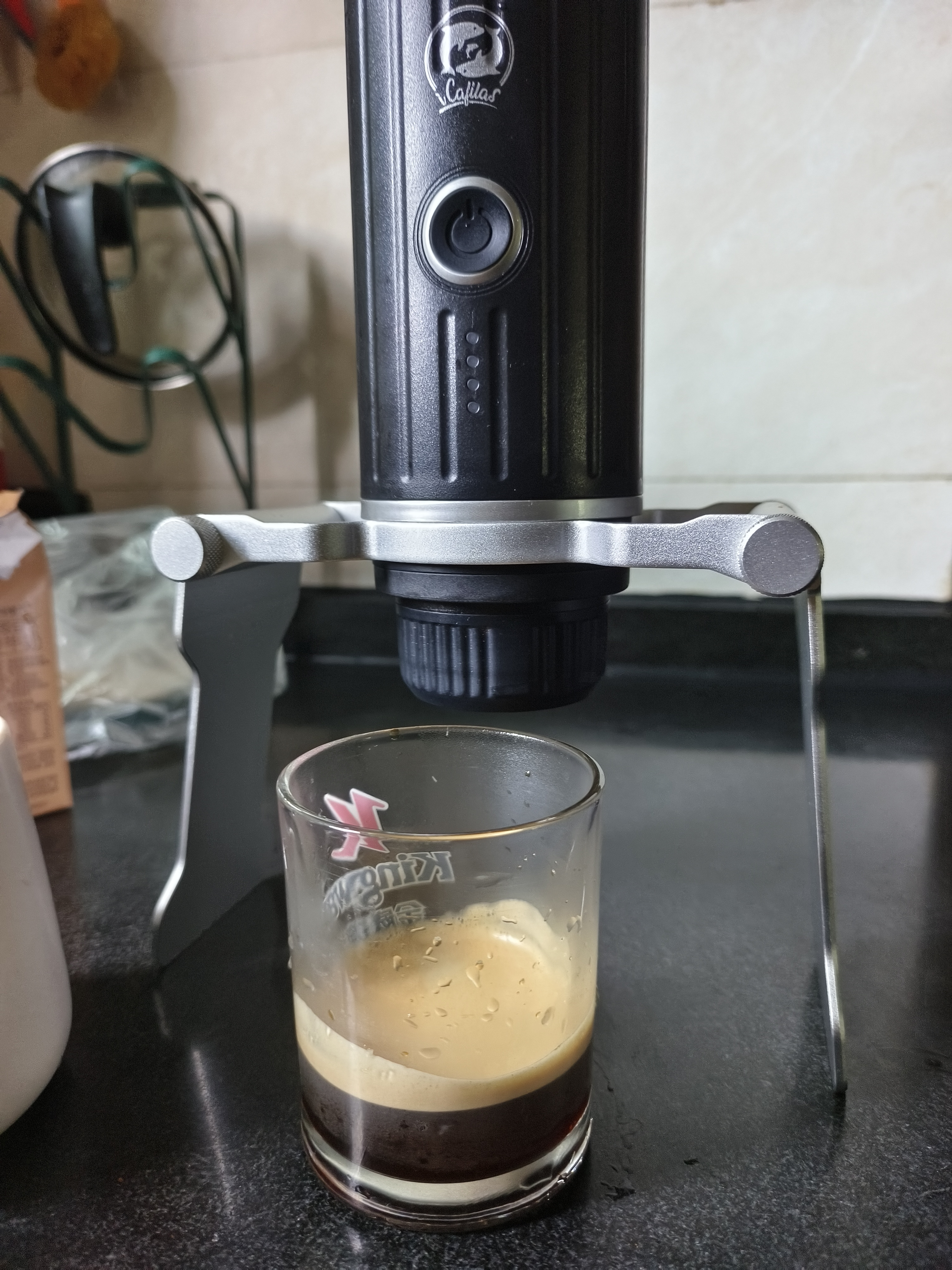 铠食二只海豚便携式胶囊咖啡机半自动意式小型迷你办公室简易户外现磨 无线加热 2合一版本 【配专业粉碗】-黑色 实拍图